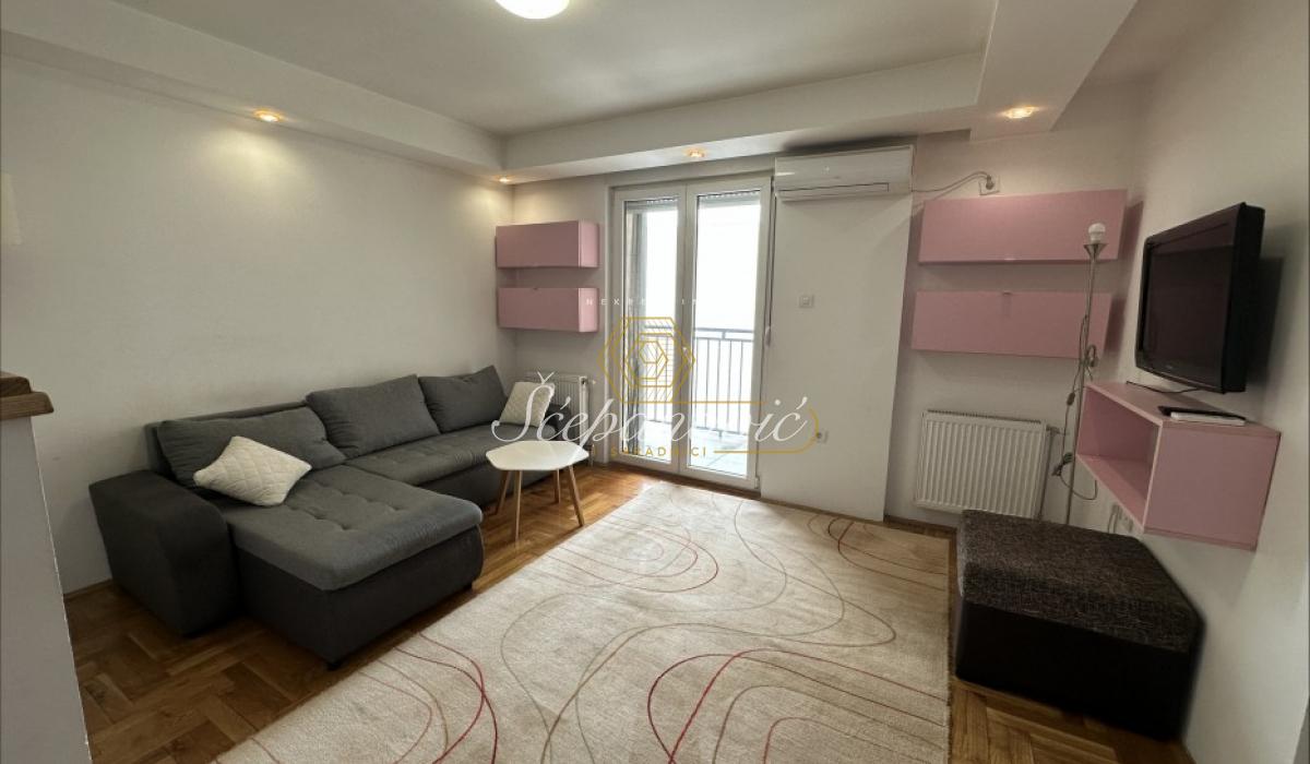 Jednosoban stan na prodaju, Grbavica, Novi Sad, 37m², 115.000 €