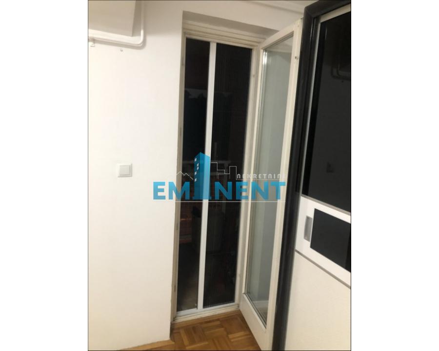 Trosoban stan za izdavanje, Blok 61, Beograd, 85m², 900 €/mes
