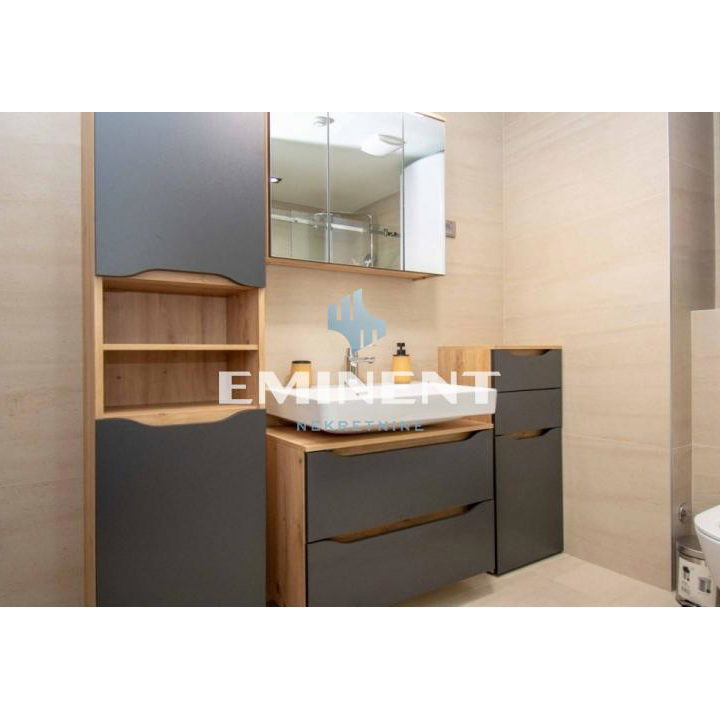 Stan Izdavanje Beograd Blok 65 56 m2