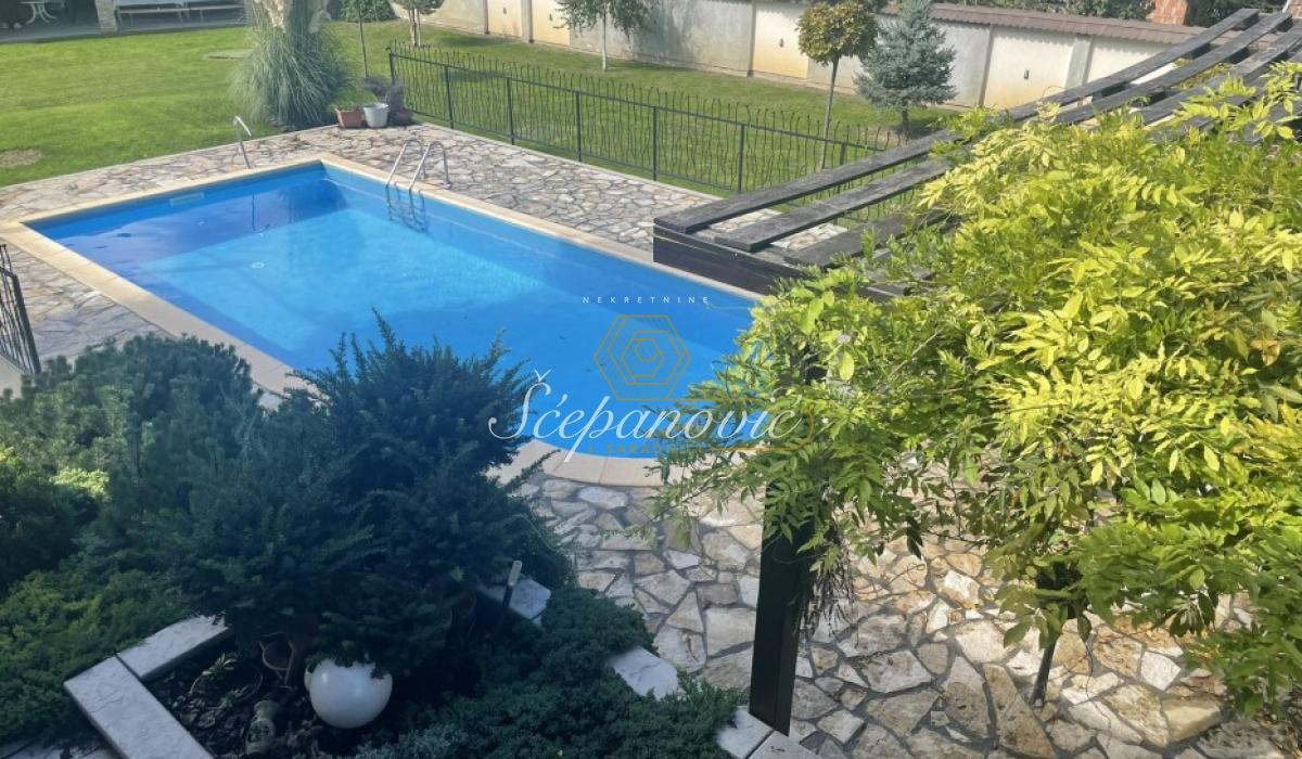 Kuća Prodaja Novi Sad  370 m2