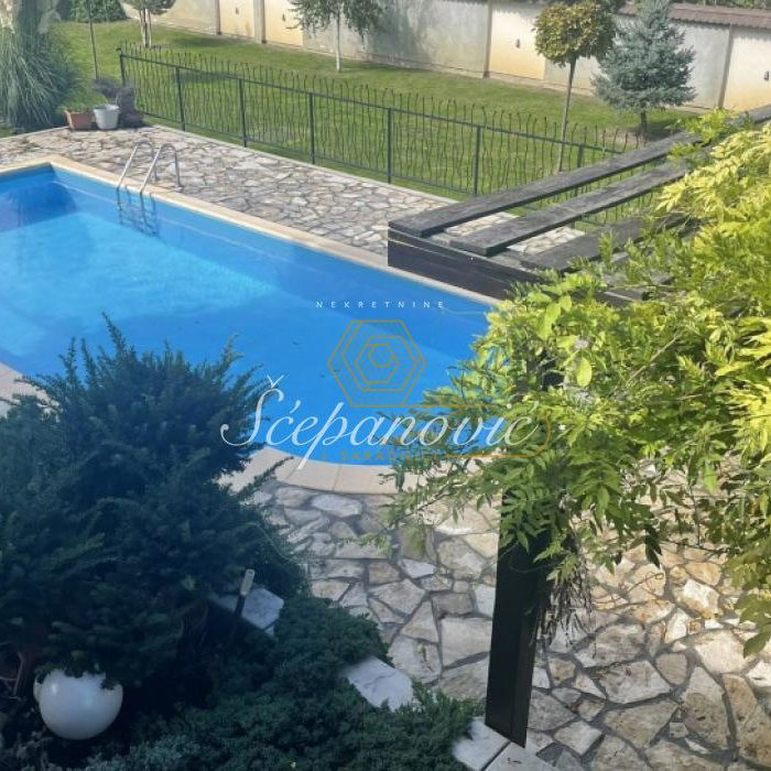 Kuća Prodaja Novi Sad  370 m2