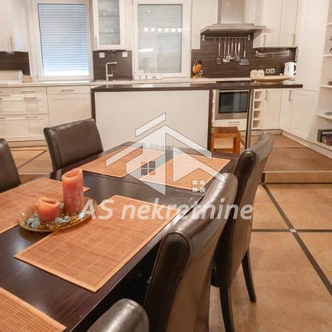 Stan Izdavanje Beograd Obilićev Venac 140 m2