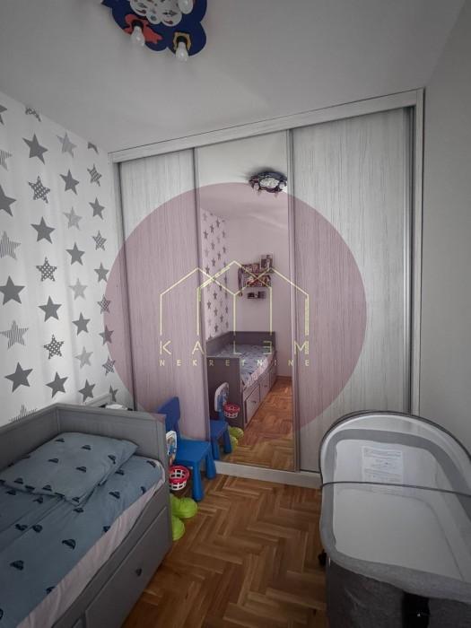 Trosoban stan na prodaju, Vojvode Vlahovića Voždovac, Beograd, 70m², 205.000 €