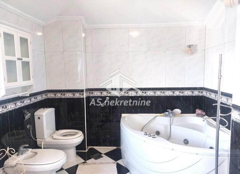 lokali-izdavanje-beograd-BEDNCeGqeJ Četvorosoban stan na prodaju, Dedinje, Beograd, 140m², 520.000 €