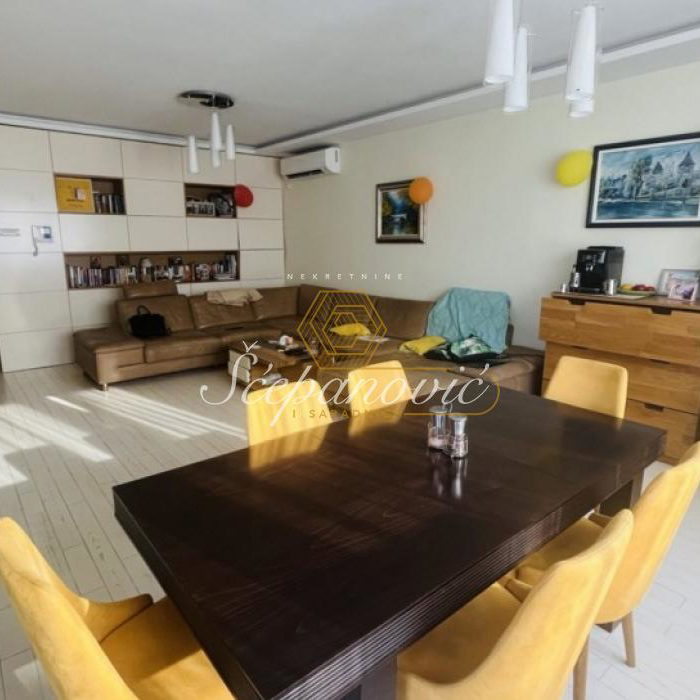Stan Prodaja Novi Sad  181 m2