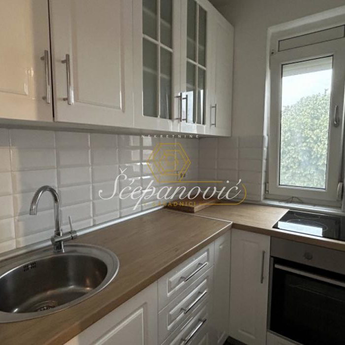 Stan Prodaja Novi Sad  42 m2
