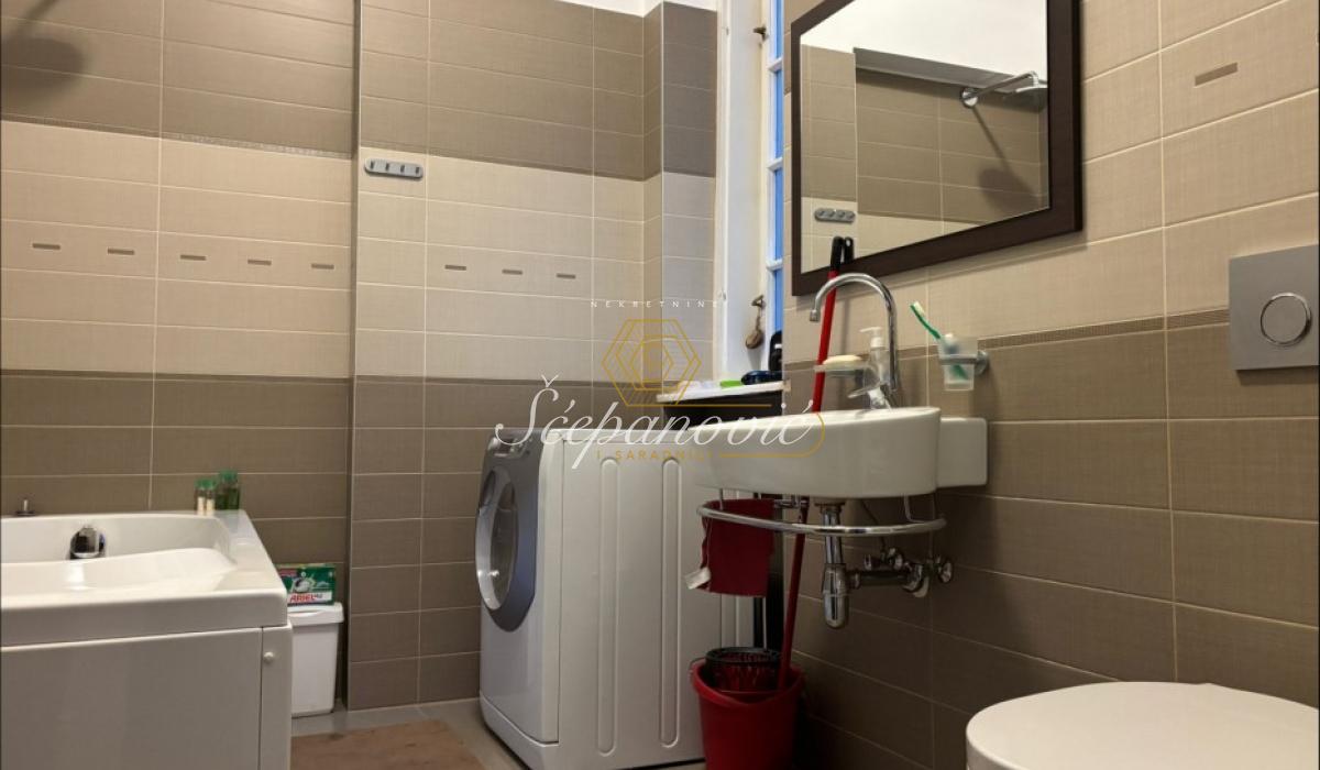Četvorosoban stan za izdavanje, Centar, Novi Sad, 113m², 1.500 €/mes