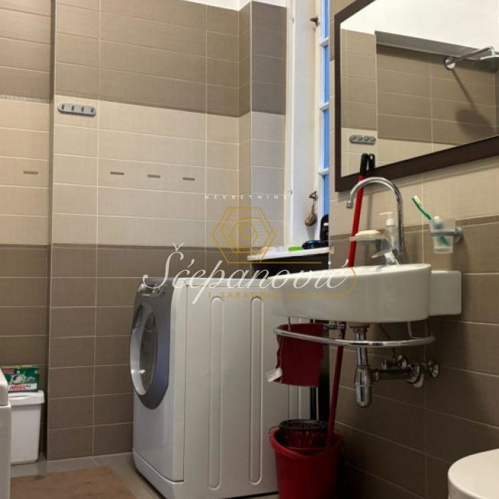 Četvorosoban stan za izdavanje, Centar, Novi Sad, 113m², 1.500 €/mes