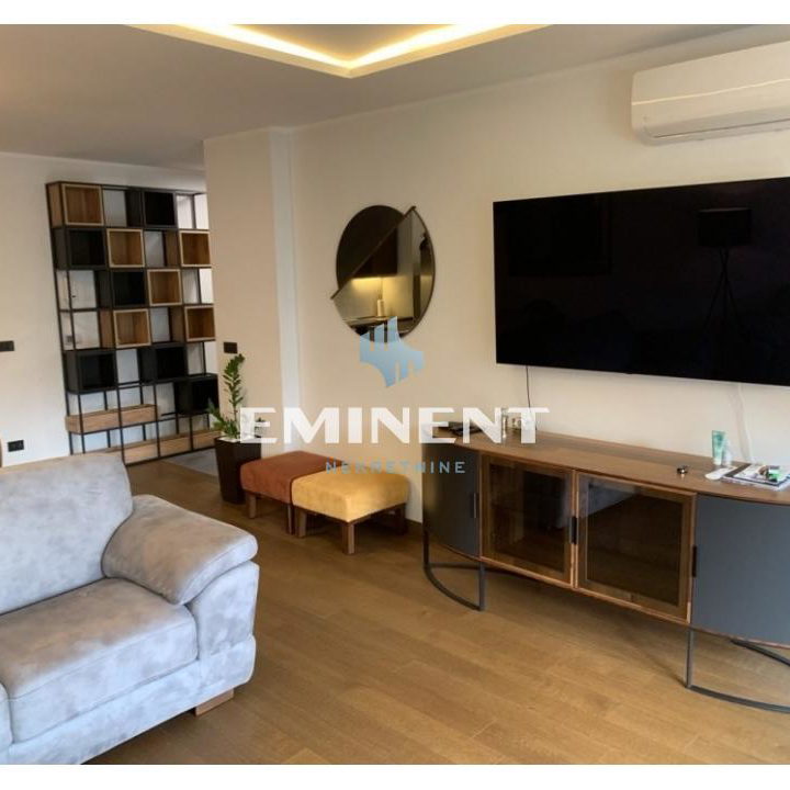 Stan Izdavanje Beograd Banovo Brdo 90 m2