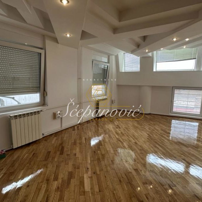 Stan Prodaja Novi Sad  238 m2