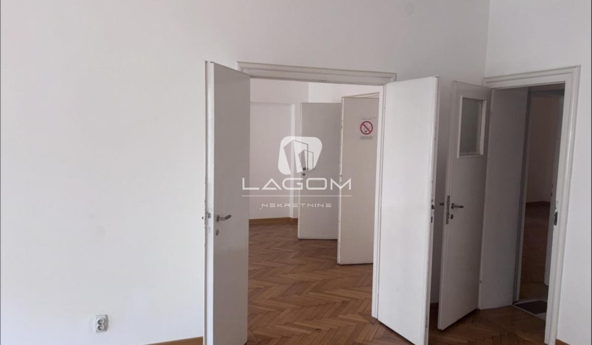 Stan Izdavanje Beograd Knez Mihailova 89 m2