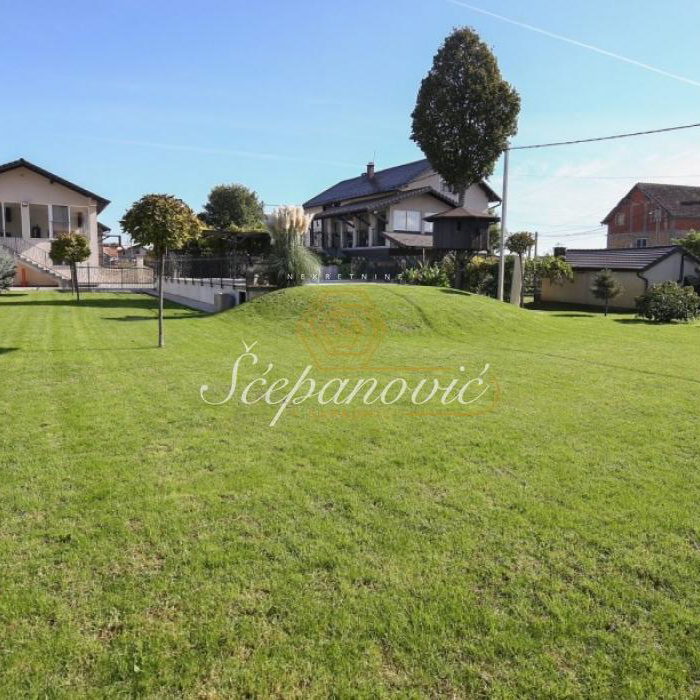 Kuća Prodaja Novi Sad  370 m2
