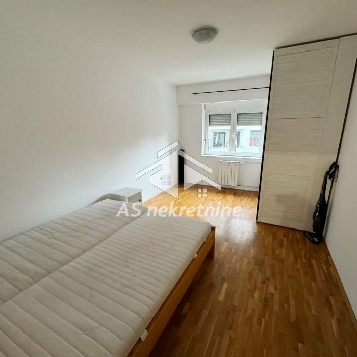 Stan Izdavanje Beograd Južni Bulevar 73 m2