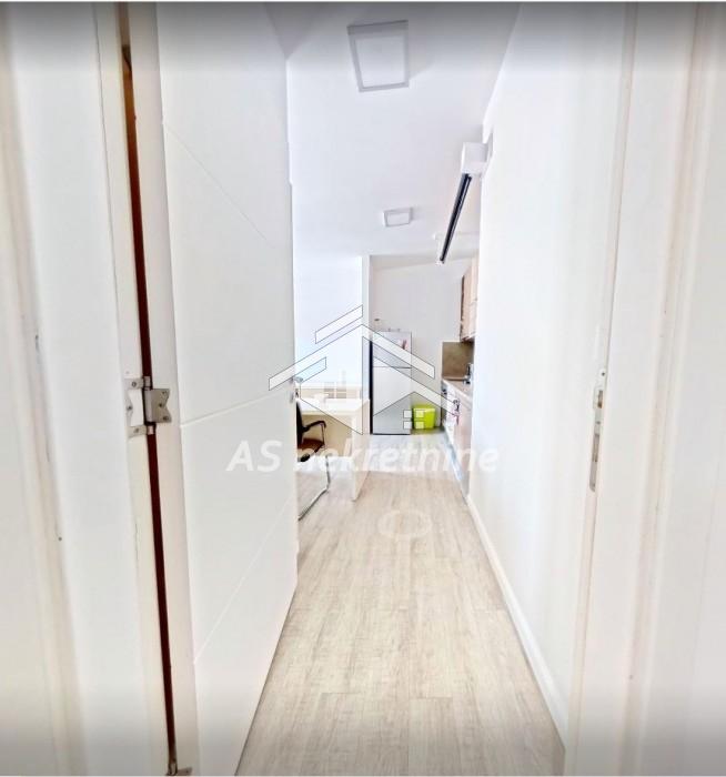 lokali-izdavanje-beograd-SGxDUnJbE3 Petosoban stan na prodaju, Đeram Pijaca, Beograd, 118m², 6. sprat, 349.000 €