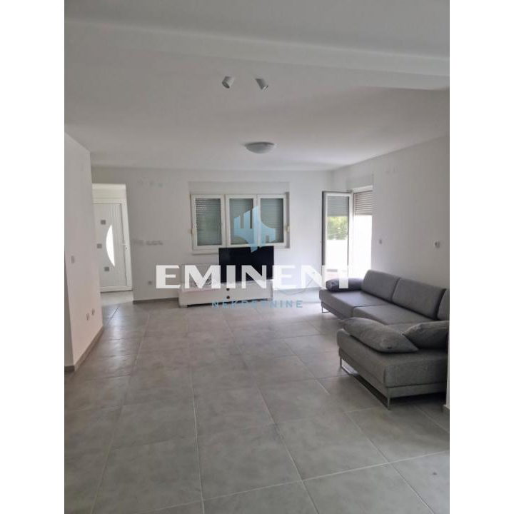 Kuća Izdavanje Beograd Mirijevo 220 m2