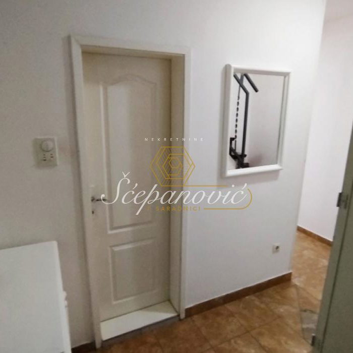 Trosoban stan na prodaju, Bulevar Oslobođenja, Novi Sad, 78m², 190.000 €