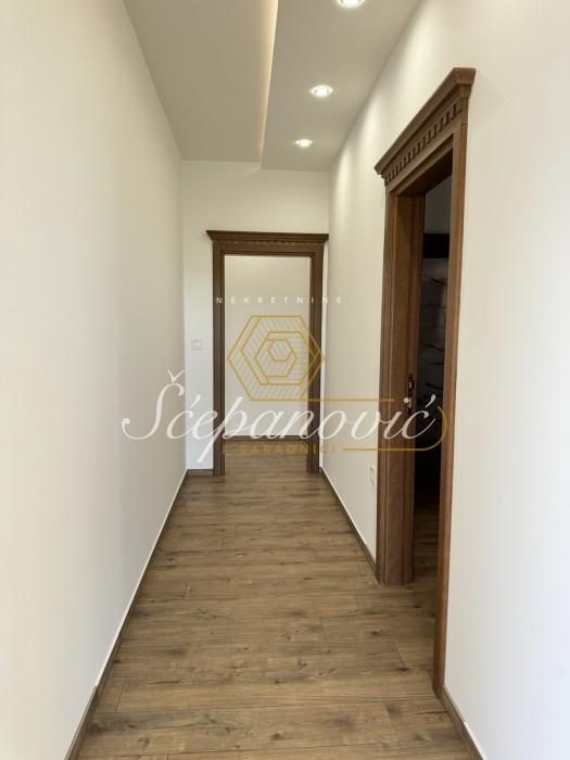 lokali-izdavanje-beograd-f7PduvpAkI Kuća na prodaju, Sremska Kamenica, Novi Sad, 226m², 390.000 €