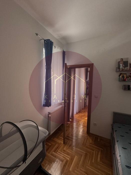 Trosoban stan na prodaju, Vojvode Vlahovića Voždovac, Beograd, 70m², 205.000 €