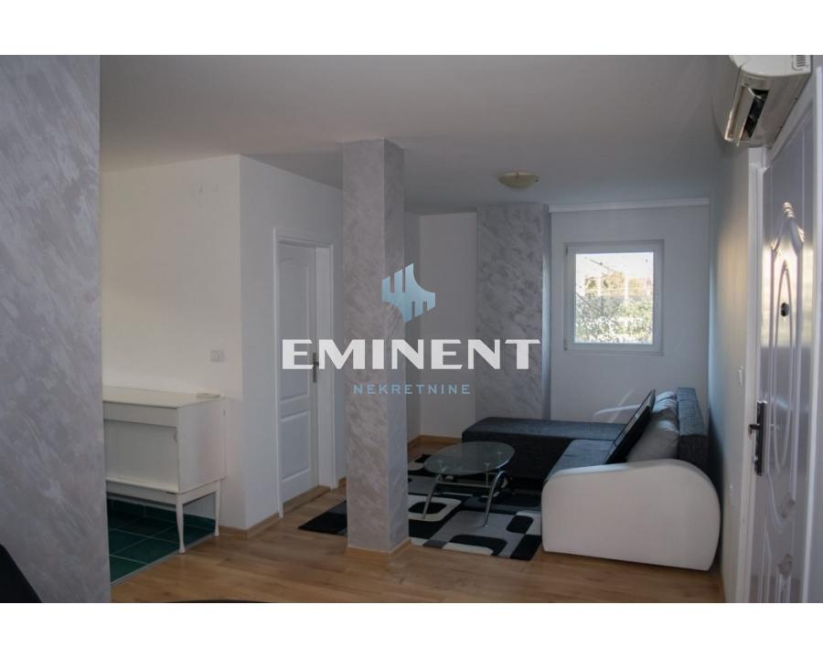 lokali-izdavanje-beograd-jP07yIvGAo Kuća na prodaju, Ledine, Beograd, 200m², 290.000 €