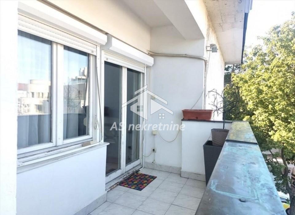 lokali-izdavanje-beograd-jxHKauVGPn Četvorosoban stan na prodaju, Dedinje, Beograd, 140m², 520.000 €