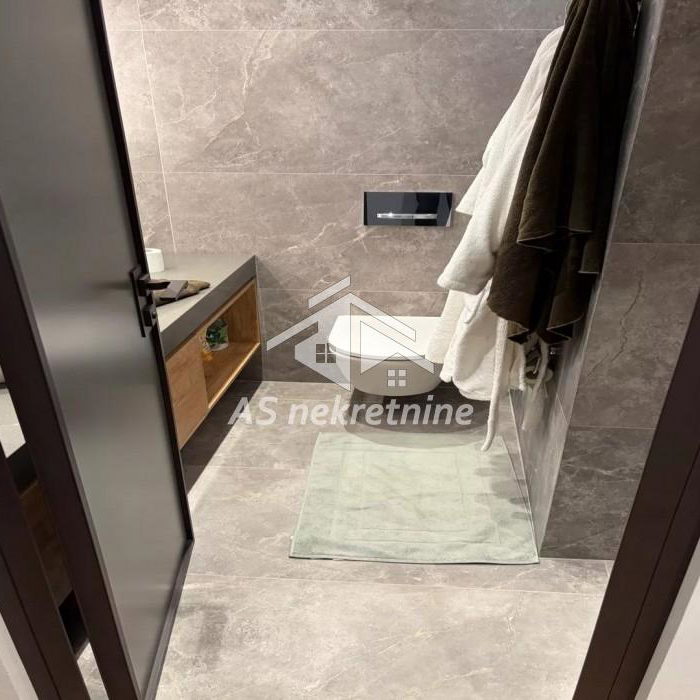 Dvosoban stan za izdavanje, Hram Svetog Save, Beograd, 87m², 2.300 €/mes