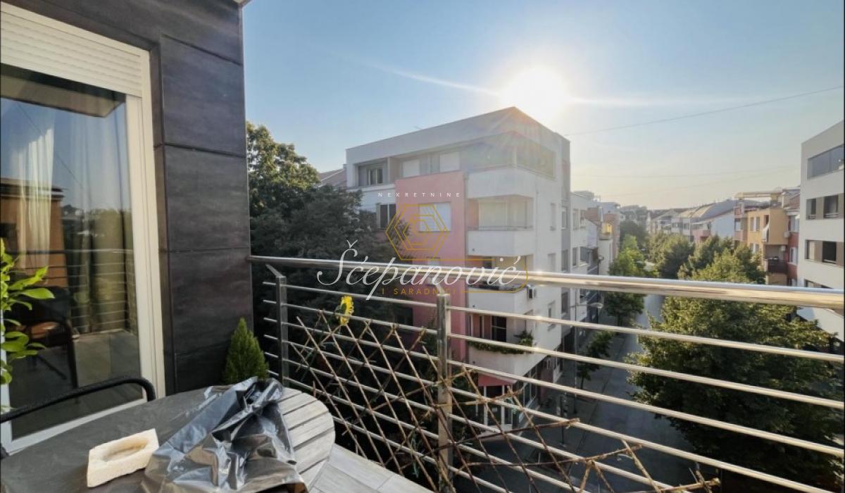 lokali-izdavanje-beograd-mgS0AX4r1A Petosoban stan na prodaju, Rotkvarija, Novi Sad, 181m², 420.000 €