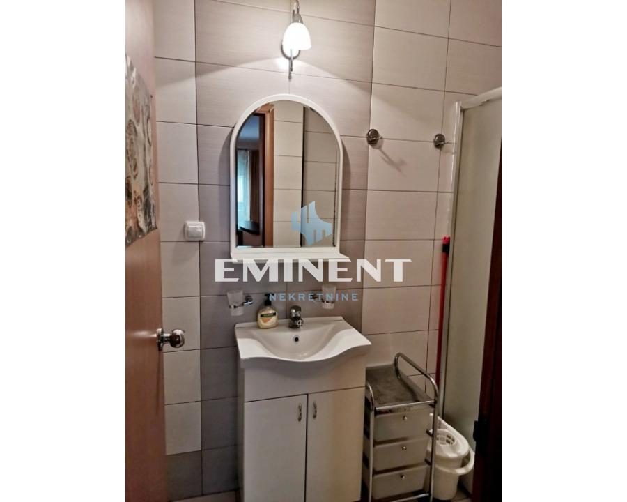 Trosoban stan za izdavanje, Đeram Pijaca, Beograd, 58m², 750 €/mes