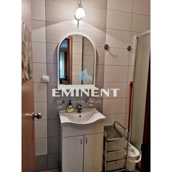 Trosoban stan za izdavanje, Đeram Pijaca, Beograd, 58m², 750 €/mes