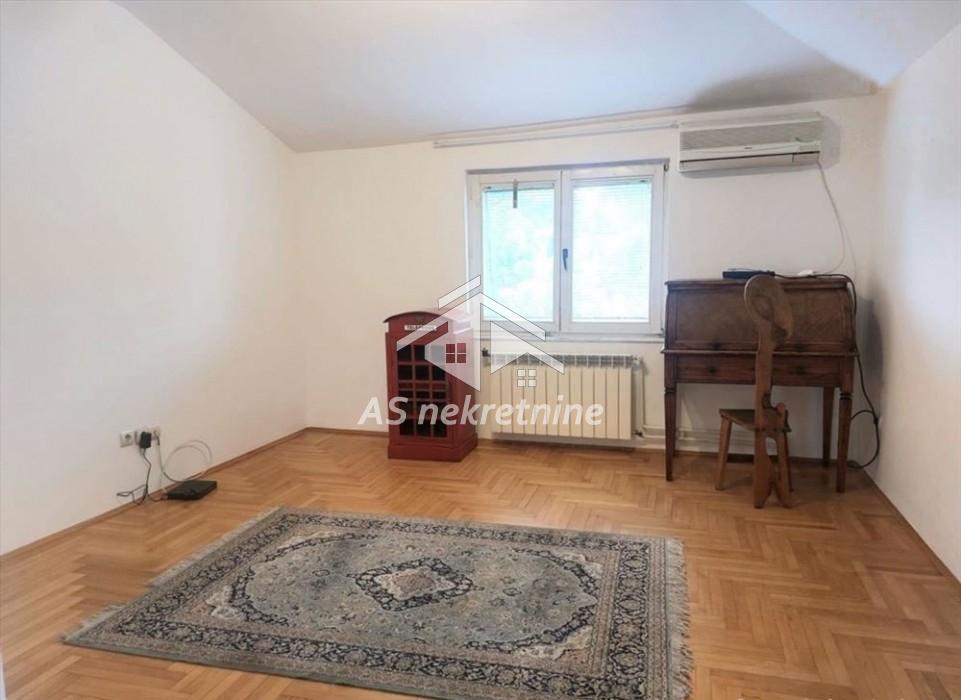 lokali-izdavanje-beograd-oR8Z5aXPGl Četvorosoban stan na prodaju, Dedinje, Beograd, 140m², 520.000 €