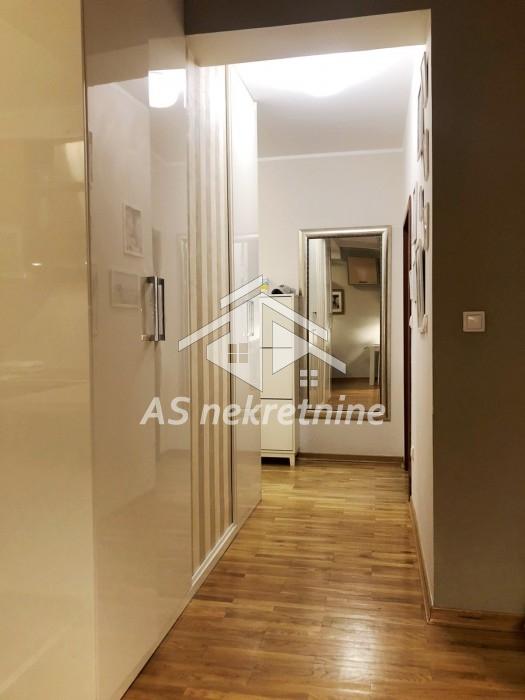 Stan Izdavanje Beograd Kalenić Pijaca 50 m2