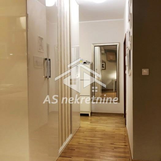 Stan Izdavanje Beograd Kalenić Pijaca 50 m2
