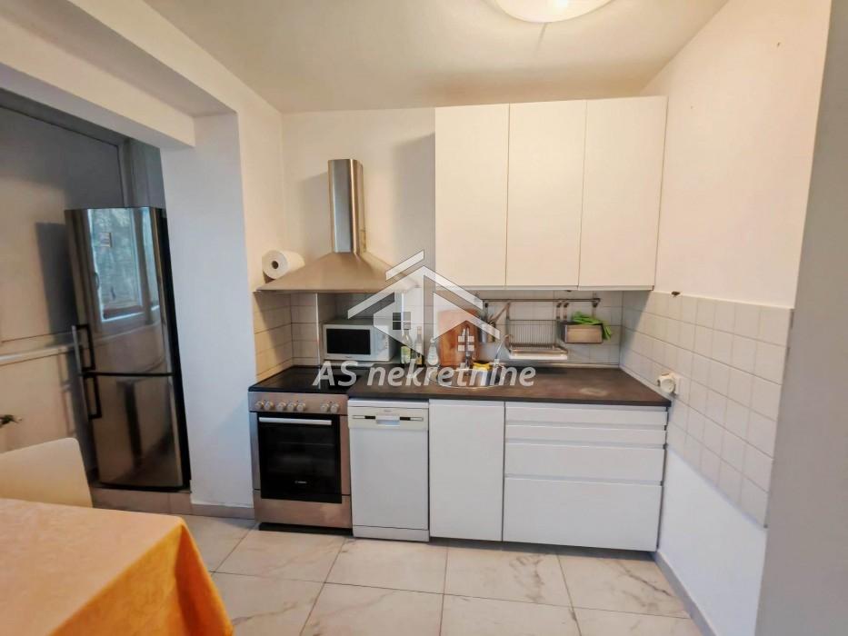 lokali-izdavanje-beograd-rhLZ86WwOv Trosoban stan za izdavanje, Kalenić Pijaca, Beograd, 73m², 950 €/mes
