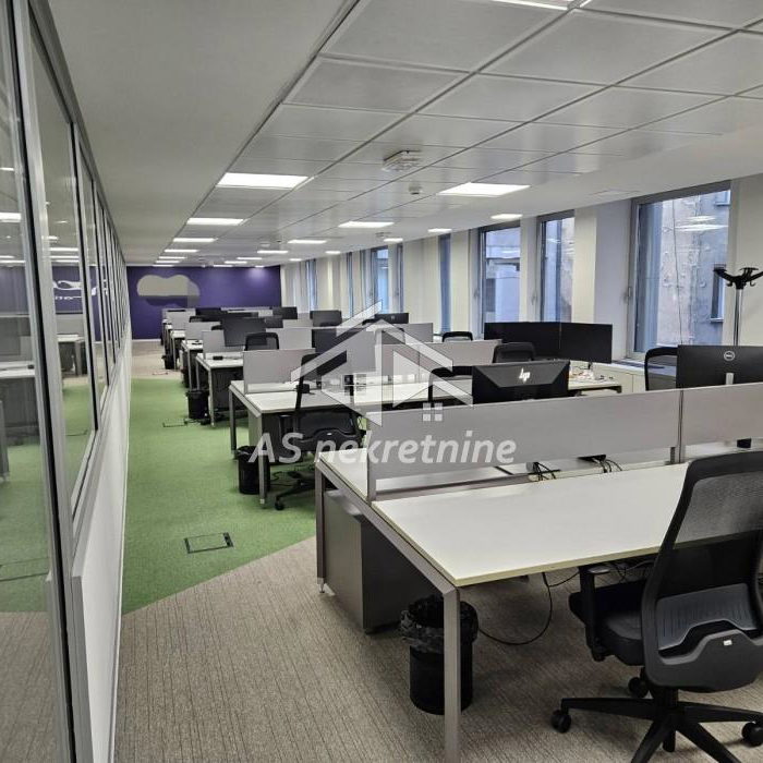 Lokal Izdavanje Beograd Trg Republike 300 m2