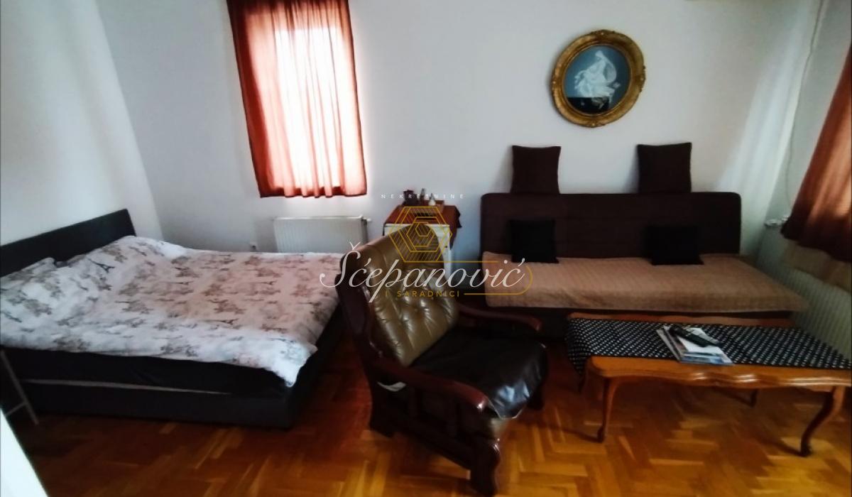 Trosoban stan na prodaju, Bulevar Oslobođenja, Novi Sad, 78m², 190.000 €