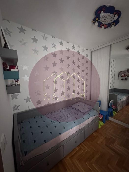 Trosoban stan na prodaju, Vojvode Vlahovića Voždovac, Beograd, 70m², 205.000 €