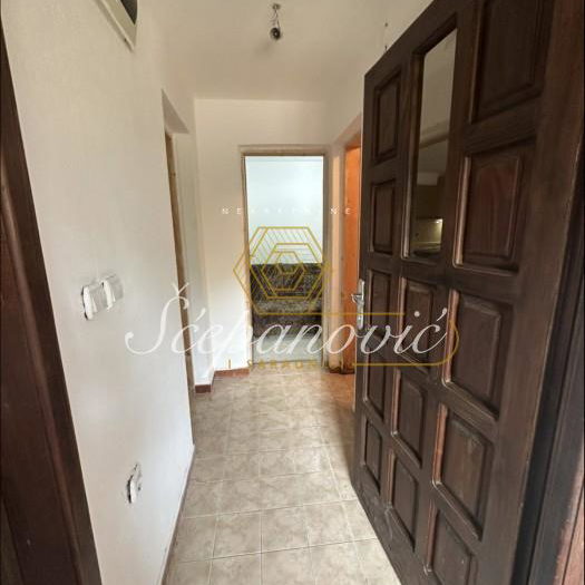 Kuća na prodaju, Jazak, Irig, 140m², 300.000 €