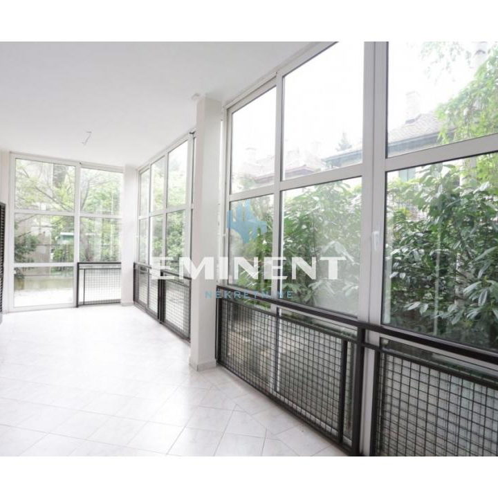 Kuća za izdavanje, Autokomanda, Beograd, 360m², 4.600 €/mes
