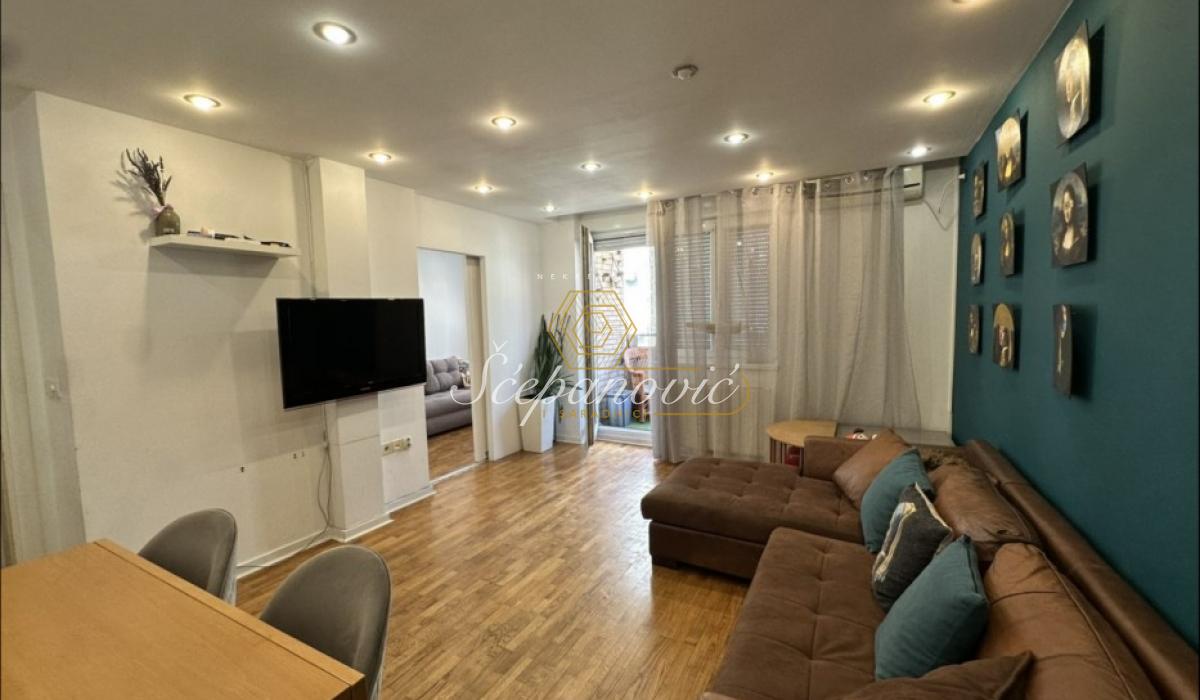 Četvorosoban stan na prodaju, Grbavica, Novi Sad, 79m², 250.000 €