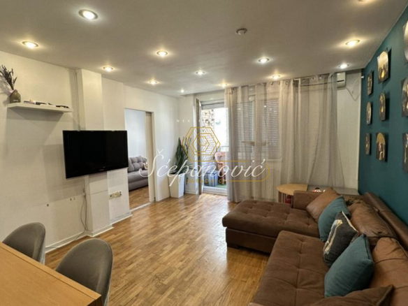 Stan Prodaja Novi Sad  79 m2