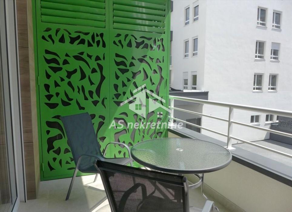 lokali-izdavanje-beograd-zcrov7c1tU Dvosoban stan za izdavanje, Blok 65, Beograd, 60m², 950 €/mes