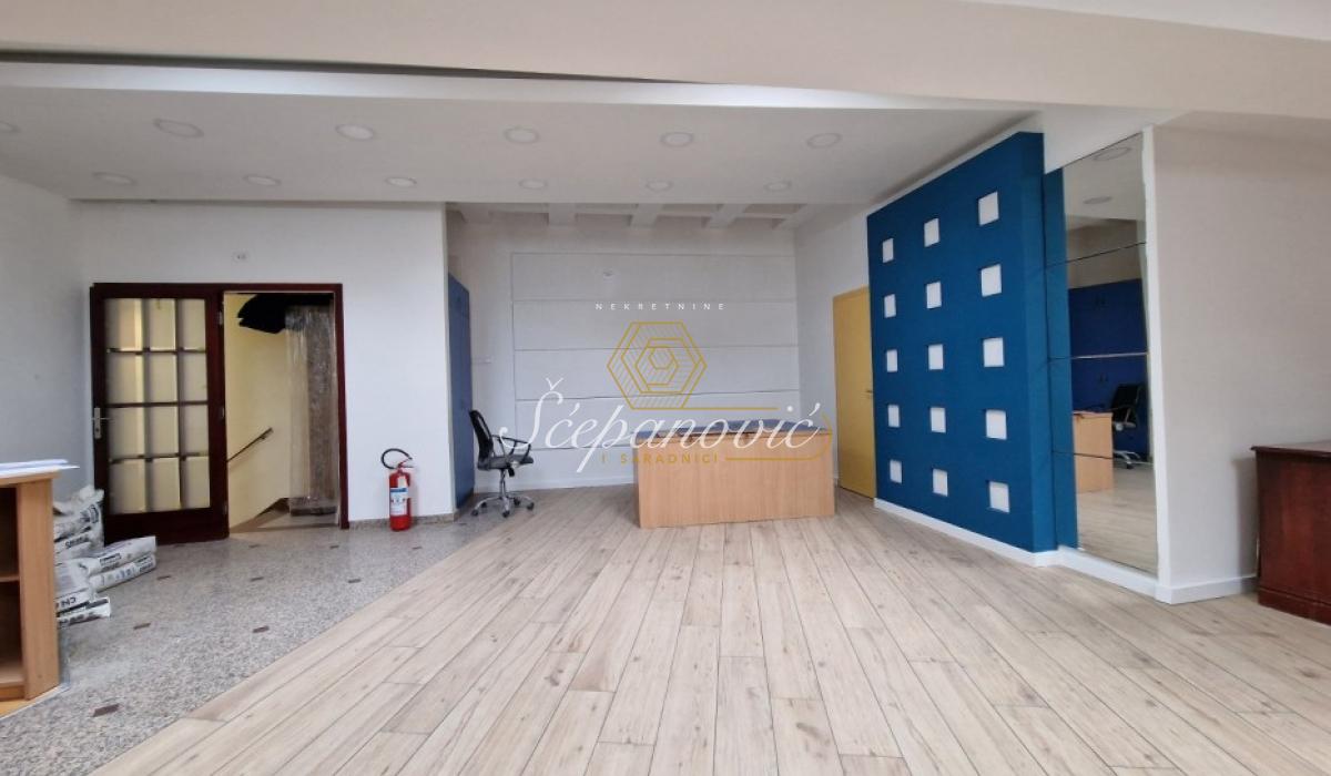 Lokal Izdavanje Novi Sad  92 m2