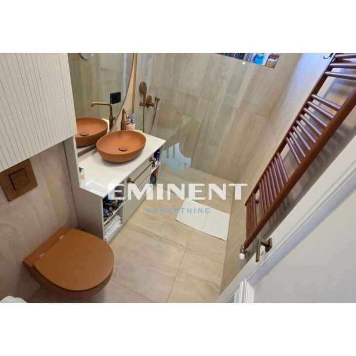 Trosoban stan na prodaju, Cvetkova Pijaca, Beograd, 116m², 464.000 €