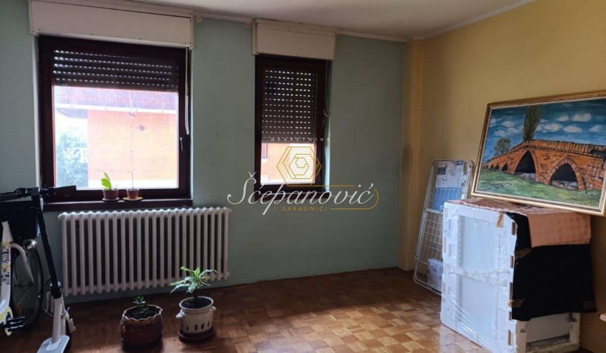 lokali-izdavanje-hlQOQHgnG3 Četvorosoban stan na prodaju, Bistrica, Novi Sad, 78m², 200.000 €