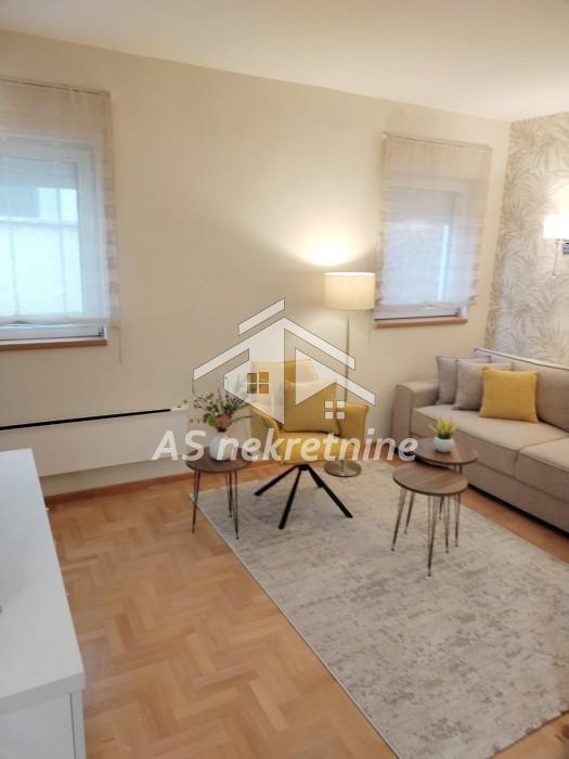 Stan Izdavanje Beograd Hram Svetog Save 54 m2
