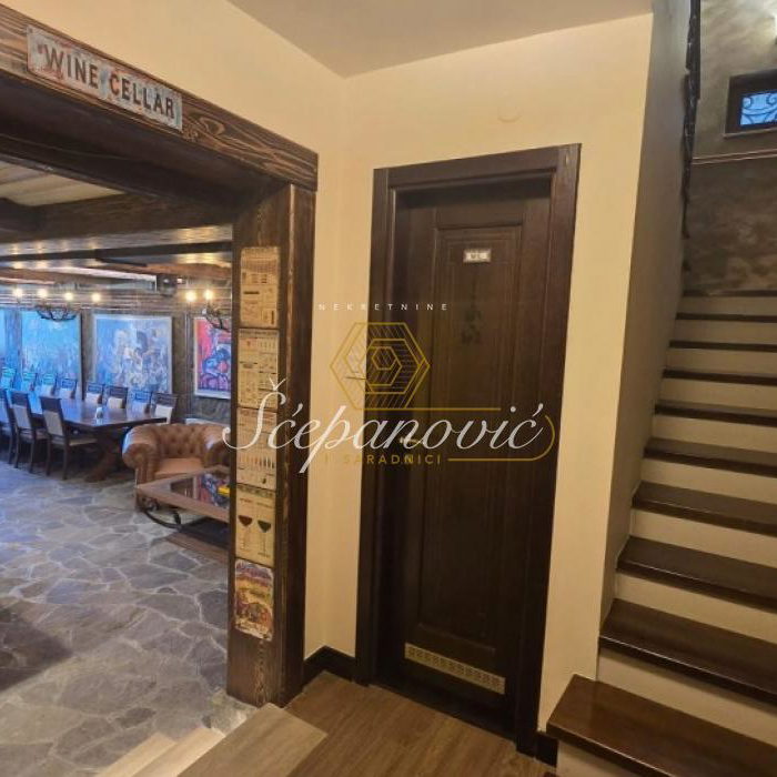 Kuća Prodaja Novi Sad Popovica 388 m2