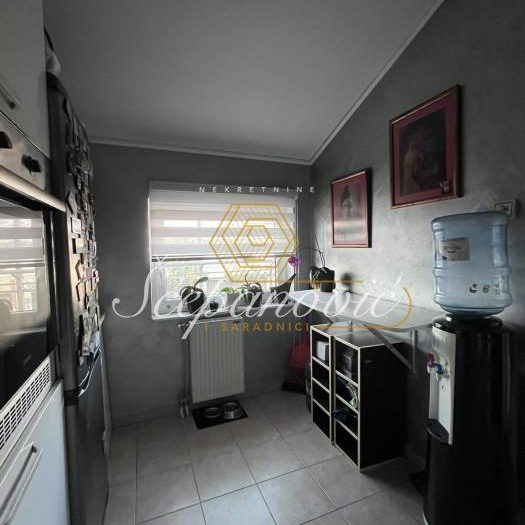 Stan Prodaja Novi Sad  75 m2