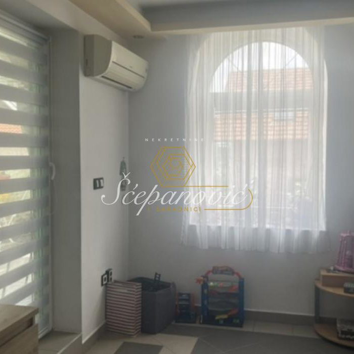 Kuća Prodaja Novi Sad  188 m2