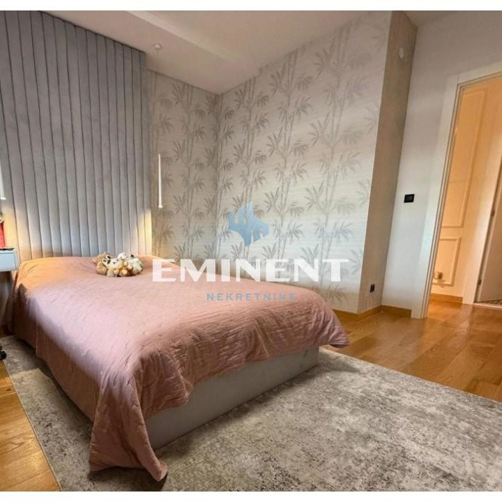 Stan Prodaja Beograd Blok 65 165 m2