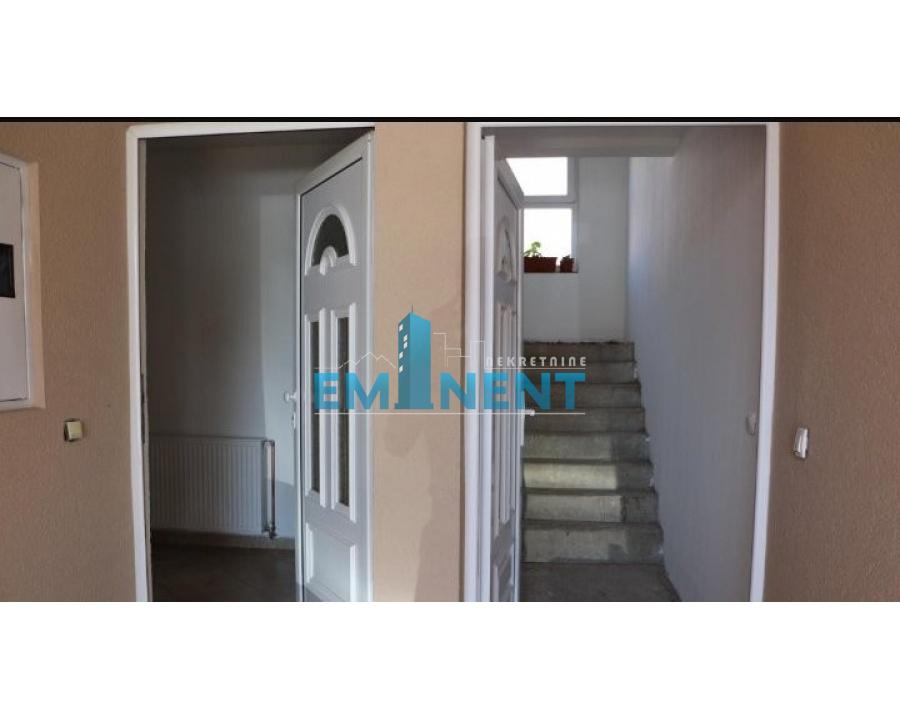 lokali-izdavanje-m2bzkl8uQI Kuća na prodaju, Vrbica, Aranđelovac, 250m², 190.000 €