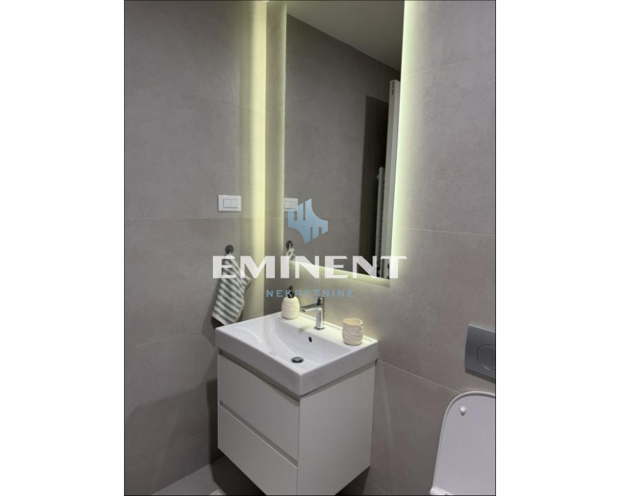 Trosoban stan za izdavanje, A Blok – Blok 67a, Beograd, 78m², 1.900 €/mes